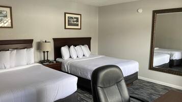 Superior 2 Queen Beds, Pool Building