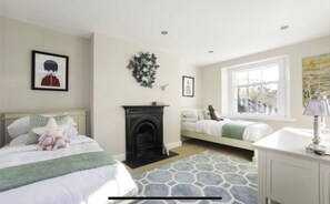 2 bedrooms, iron/ironing board, WiFi, bed sheets - Clontarf Seafront Luxury (Dublin 3)