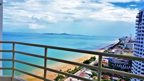 สตูดิโอ | ระเบียง