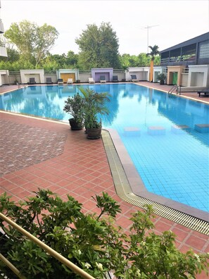 Apartment | Pool | Outdoor pool - 1 bed Luxury Condo Jomtien (Pattaya)