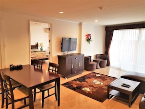 Apartment | Living room - Sea View 2 bed Condo Pattaya (Pattaya)