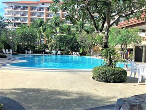 Apartment | Pool | Outdoor pool - Sea View 2 bed Condo Pattaya (Pattaya)