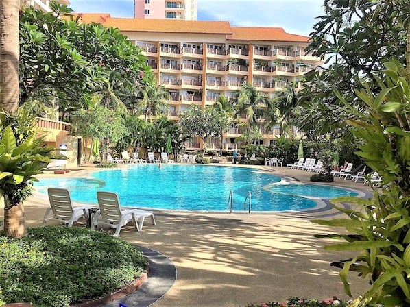 Apartment | Front of property - Sea View 2 bed Condo Pattaya (Pattaya)