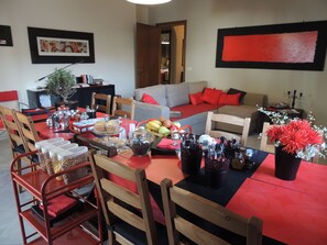 Ilmainen päivittäinen täysi aamiainen 