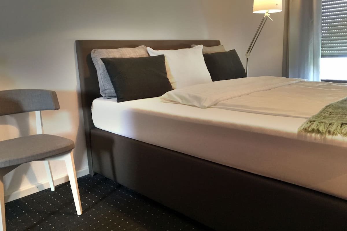 Comfort tweepersoonskamer | 1 slaapkamer, luxe beddengoed, bedden met traagschuimmatras