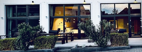 Exterior. Aparthotel Flughafen Leipzig