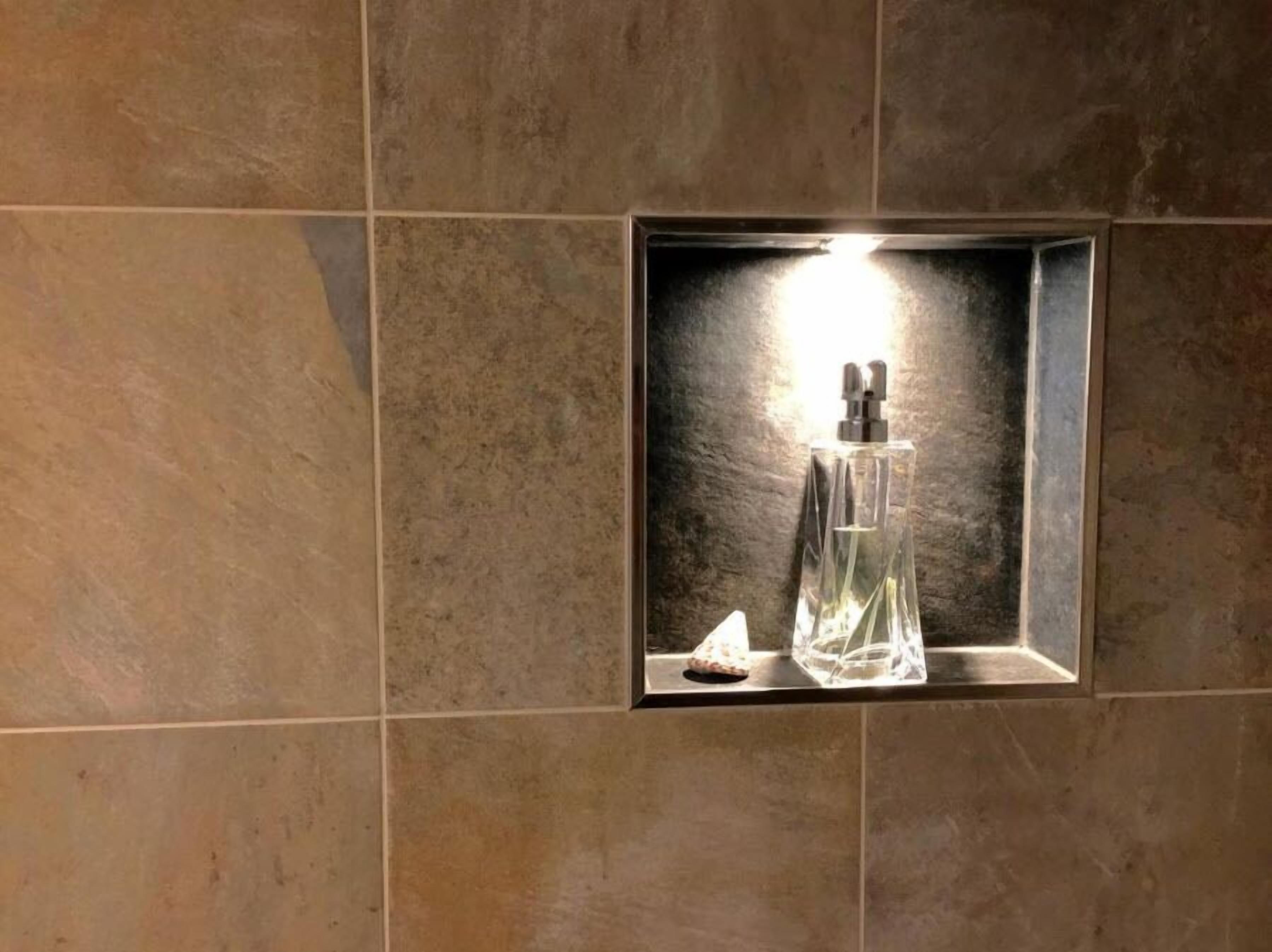 comfort double room | bathroom | shower, rainfall showerhead, free toiletries, hair dryer