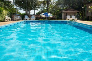 Outdoor pool - Hotel Caldas da Imperatriz (Santo Amaro da Imperatriz)
