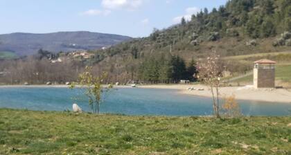 Charming vacation home with a panoramic view of Quillan.