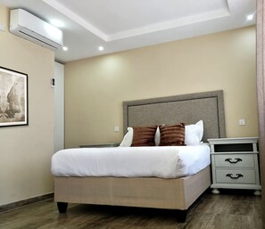 Deluxe Room | 1 bedroom, desk, soundproofing, free WiFi