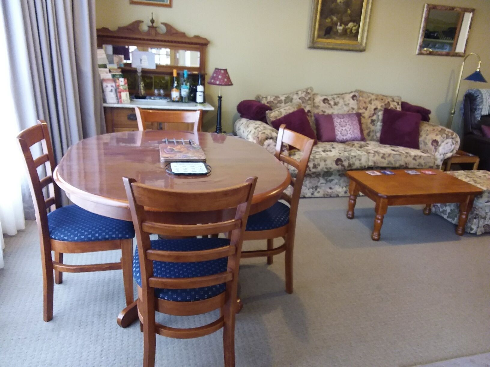 Spacious conjoined house situated on 40 acres 15 minutes from the Hobart C BD.