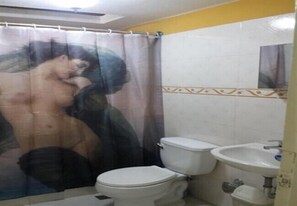 Bathroom - CASA BIBI (Havana)