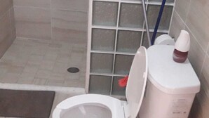 Luokittelematon kuva, 3 kautta 9, painike