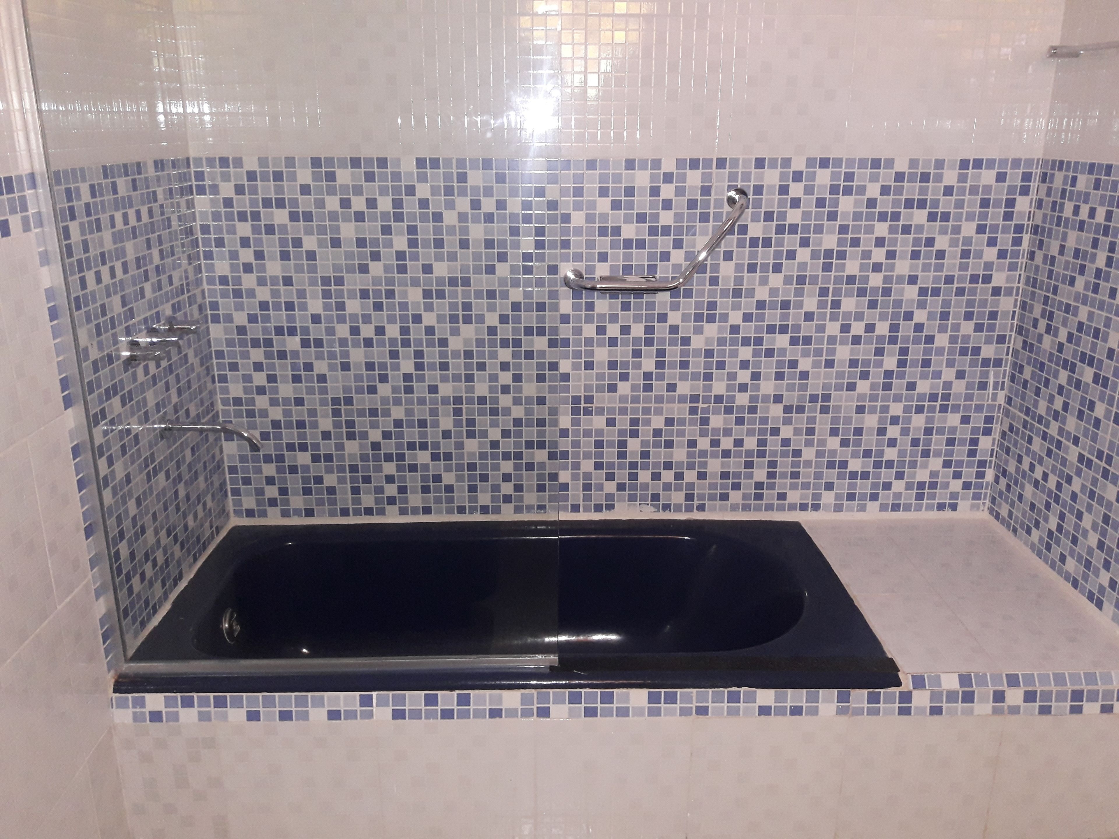 superior room, 1 king bed | bathroom | combined shower/bathtub, free toiletries, hair dryer, dressing gowns