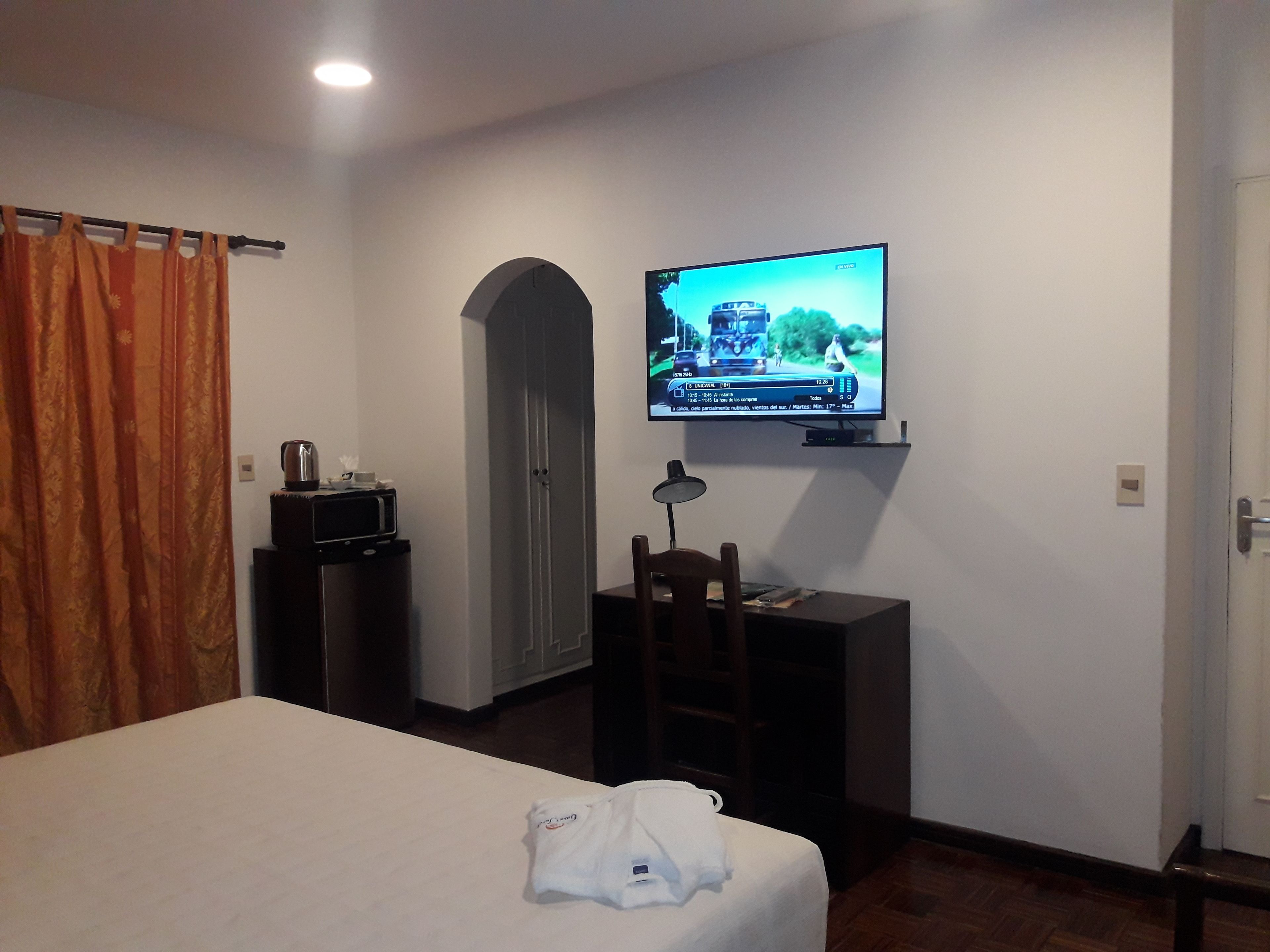 superior room, 1 king bed | minibar, in-room safe, desk, laptop workspace