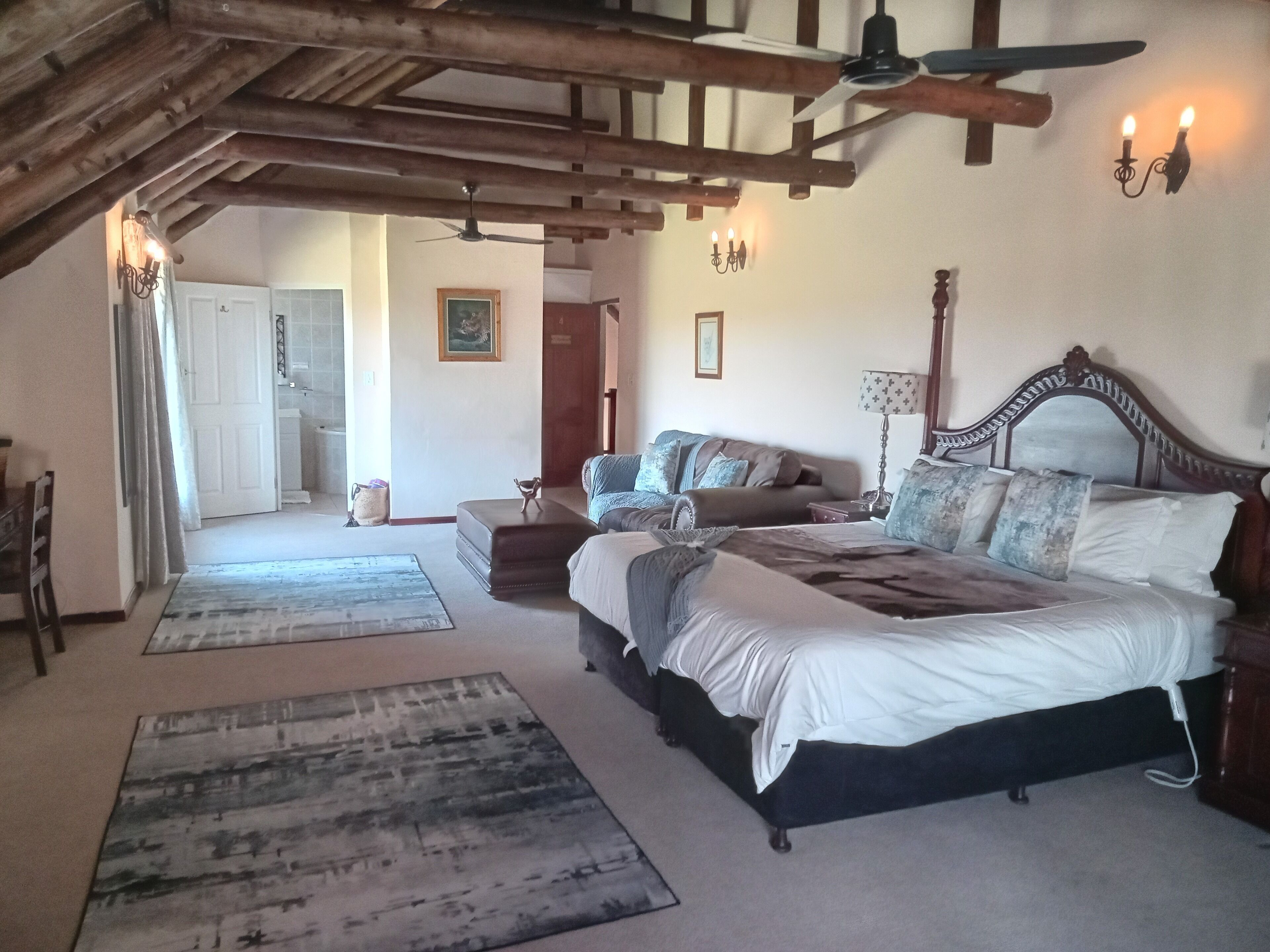 Luxury rooms Bed & breakfast | Área de sala de estar | Smart TV de 32 pulgadas con canales vía satélite 