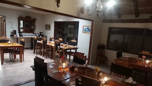 บริการอาหารในห้องพัก