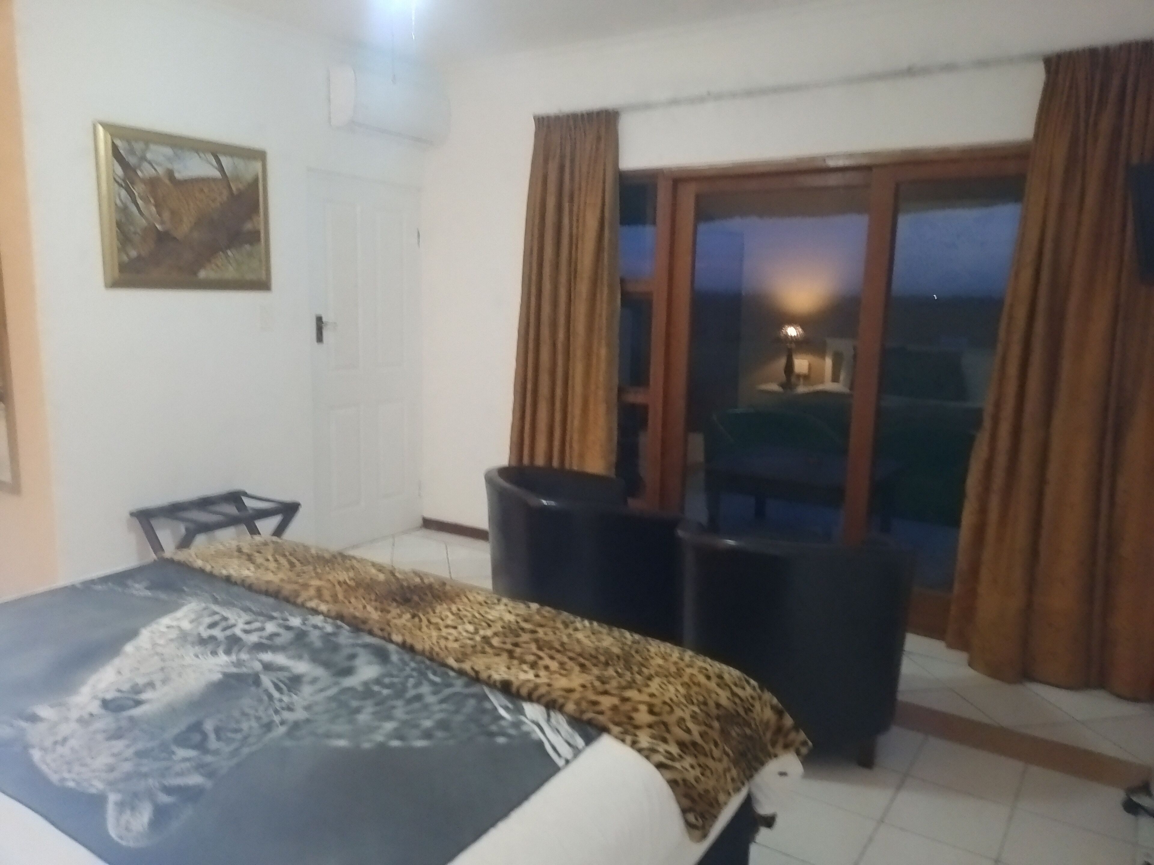 Room 3 | Ropa de cama de alta calidad, colchones Select Comfort, caja fuerte