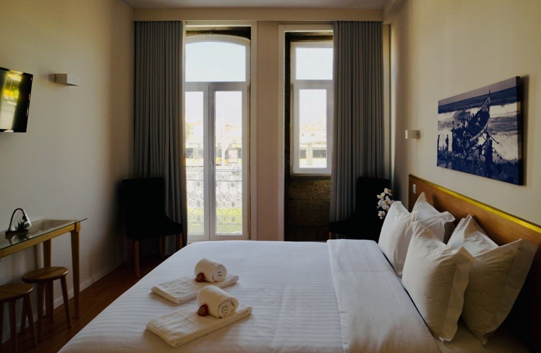 Minibar, sistema de insonorización, cunas y wifi gratis 