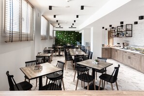 Petit déjeuner buffet compris tous les jours