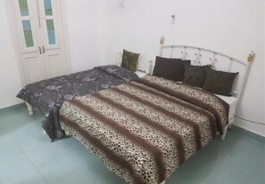 Apartment, 3 Twin Beds