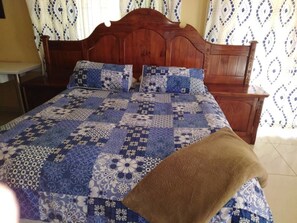 Standard Double Room | Free WiFi, bed sheets