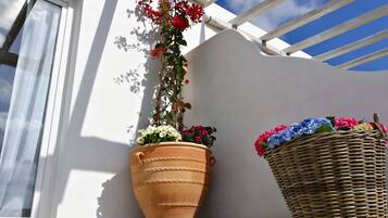 Superior Apartment, Sea View | Teres/patio