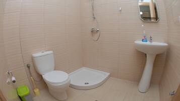 One bedroom Apartments balcony Nr.6 | Bathroom | Shower, free toiletries, hair dryer, towels