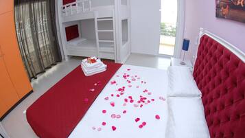 Desk, soundproofing, iron/ironing board, free WiFi