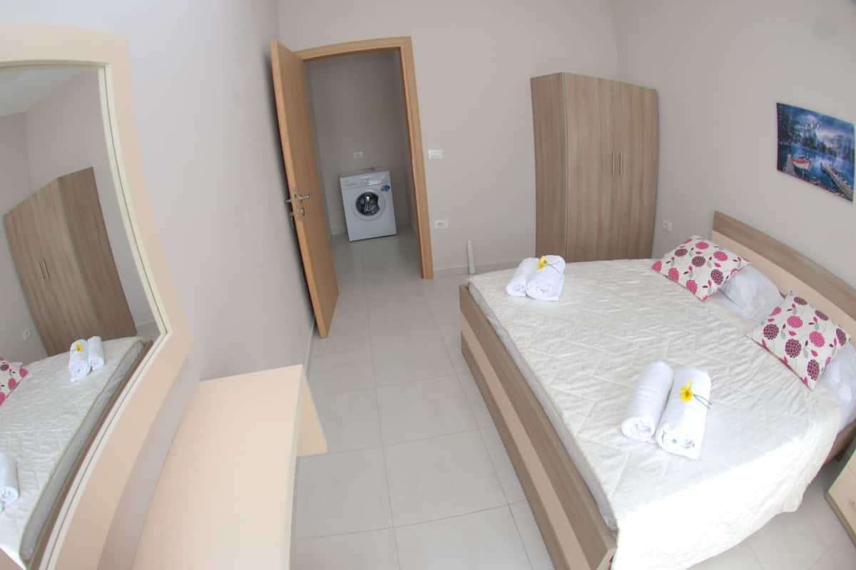 One bedroom Apartments balcony Nr.7 | Skrivbord, ljudisolering, strykjärn/strykbräda och gratis wi-fi