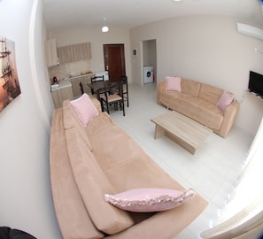 One bedroom Apartments balcony Nr.7 | 客廳 | 平面電視
