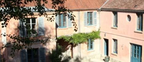 Bagian depan properti