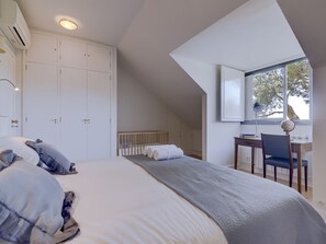 4 chambres, fer et planche à repasser, lit parapluie, Wi-Fi gratuit