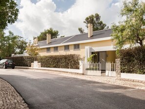 Exterior - Home in Estoril - House 79 (Estoril)