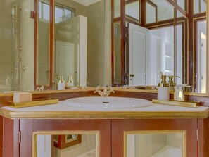 Combinazione doccia/vasca, asciugacapelli, bidet, asciugamani