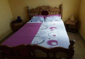 Double Room, 1 Large Single Bed