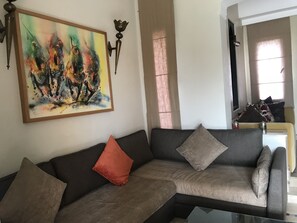 Family Villa, 3 Bedrooms | Living area