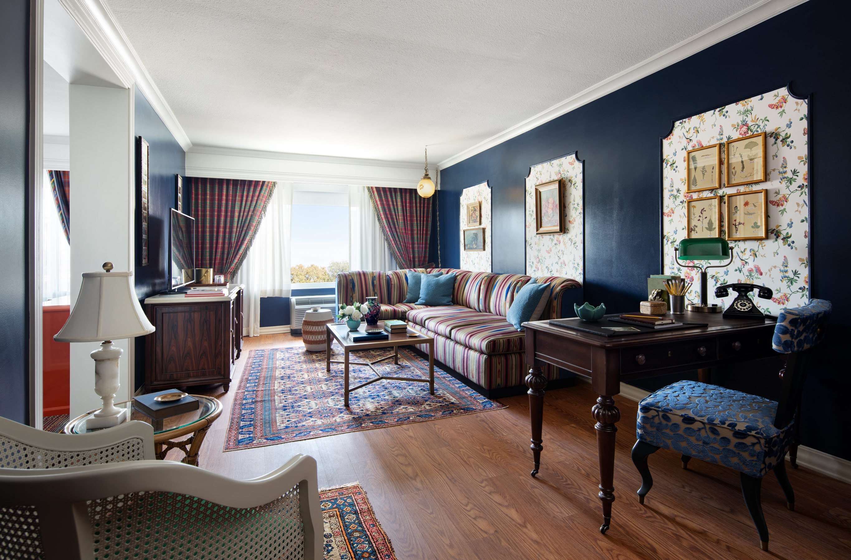 42-inch flat-screen tv with cable channels, tv