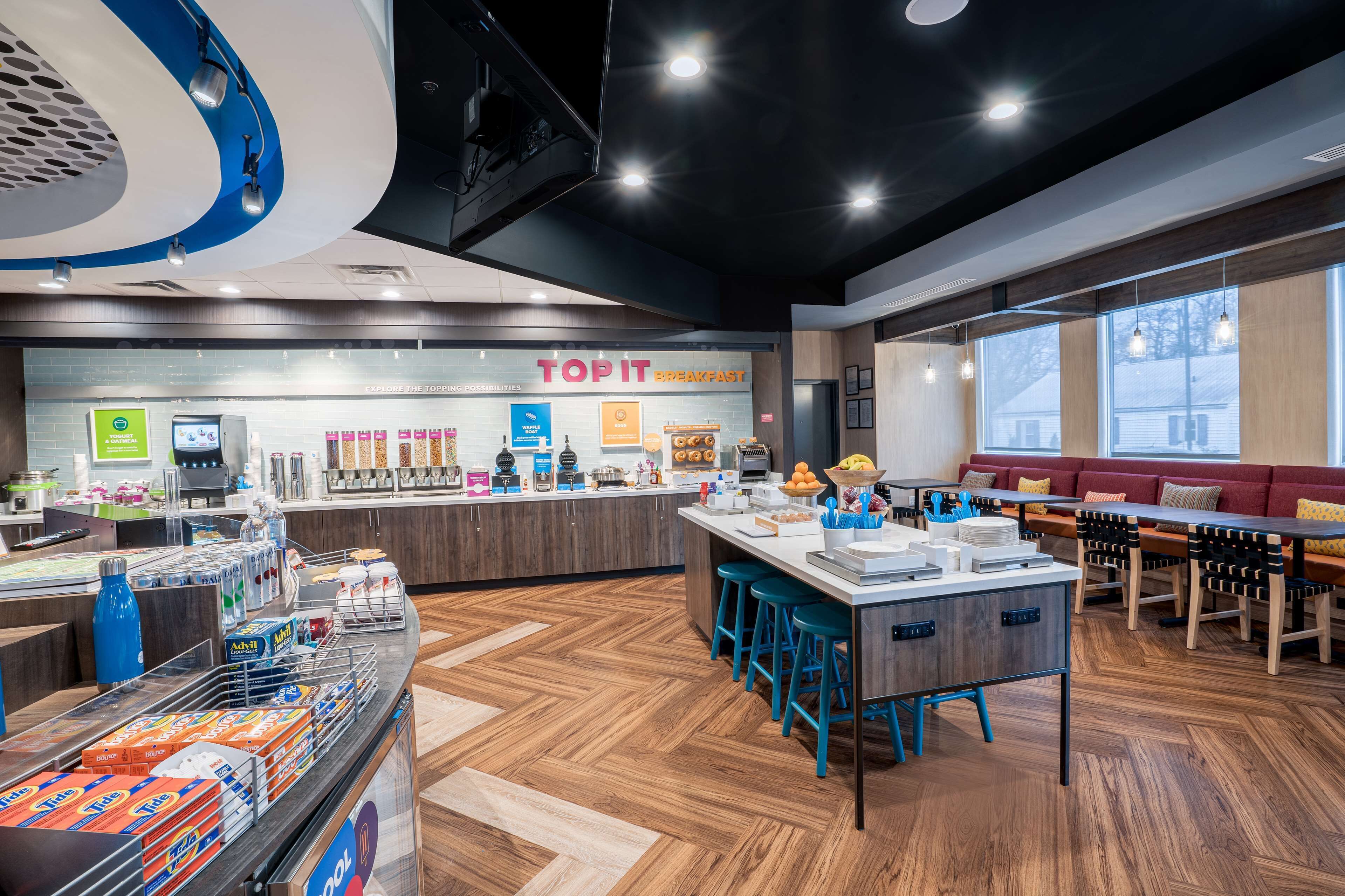 free daily full breakfast