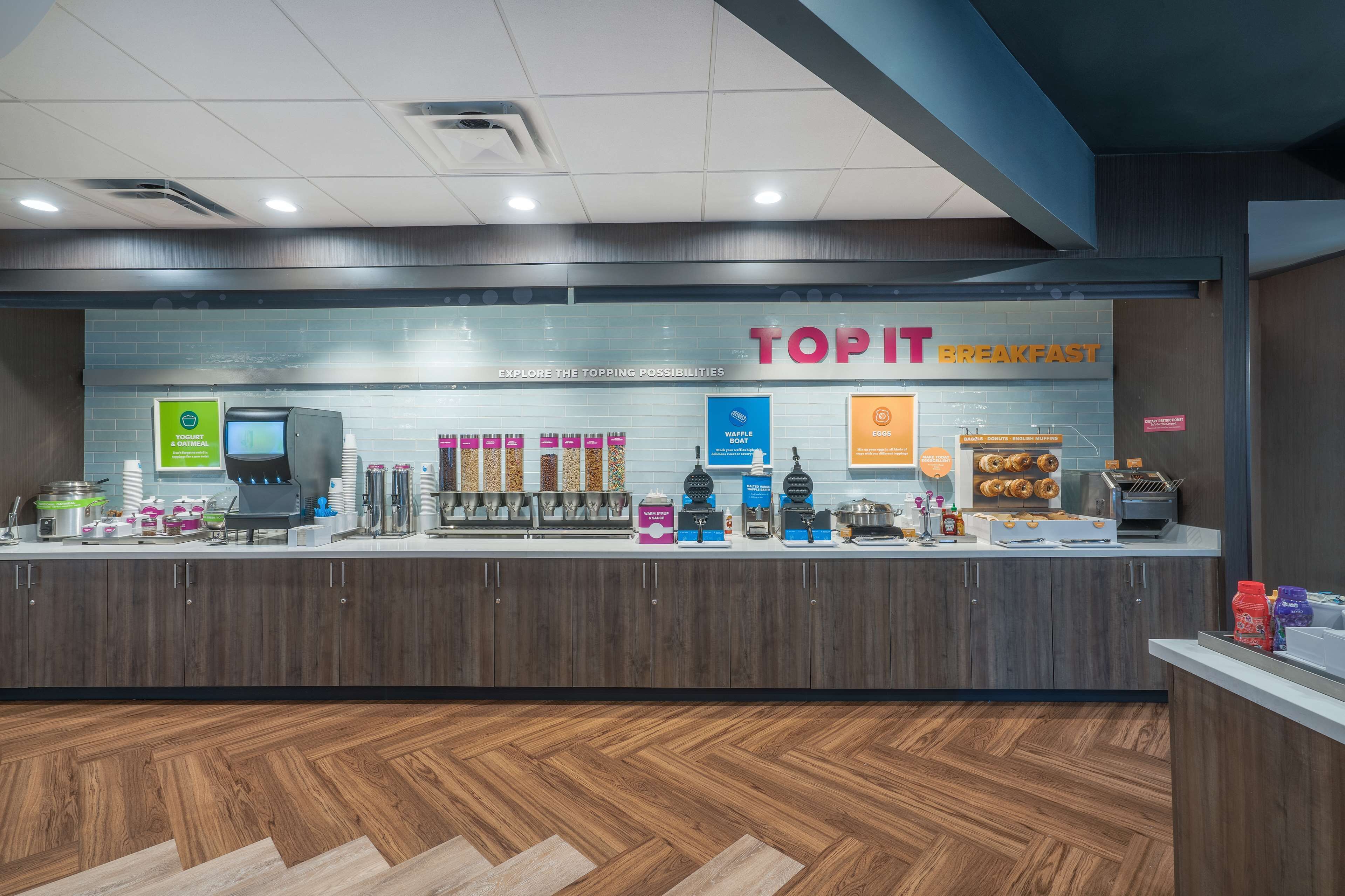 free daily full breakfast