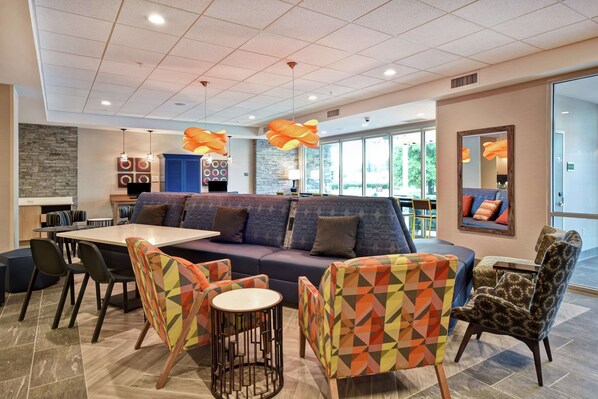 Lobby - Home2 Suites by Hilton Georgetown (Georgetown)