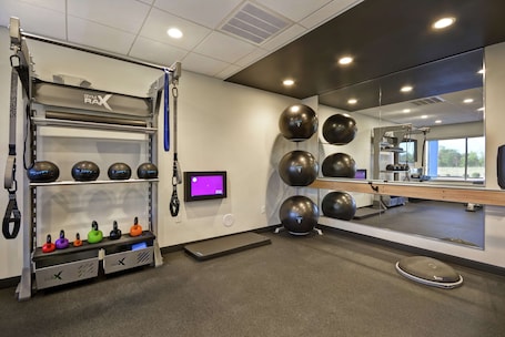 Fitness facility. Tru by Hilton Huber Heights