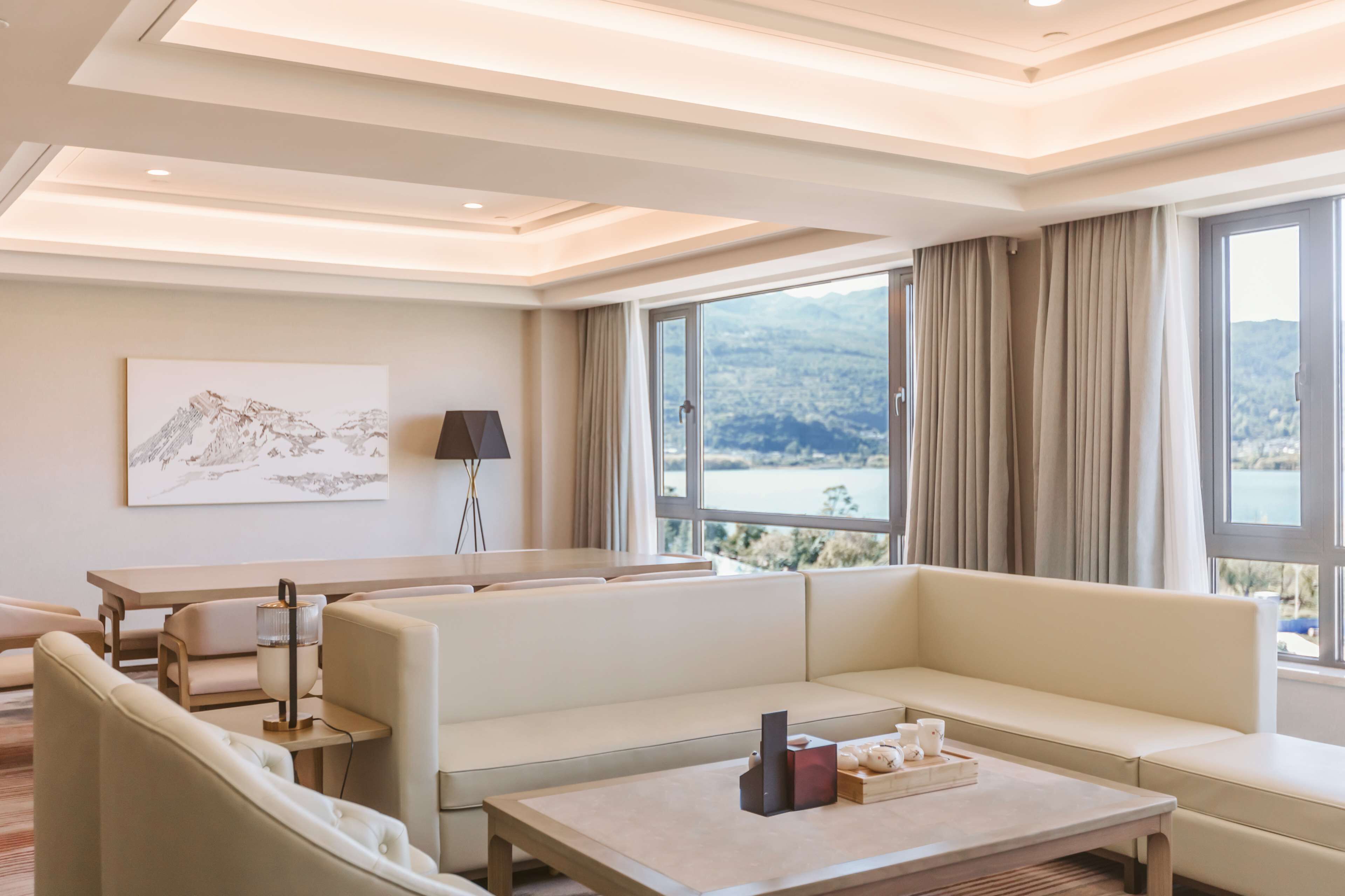 总统套房, 1 间卧室 | 起居区 | 55-英寸液晶电视（配备收费电视频道）、电视、收费电影