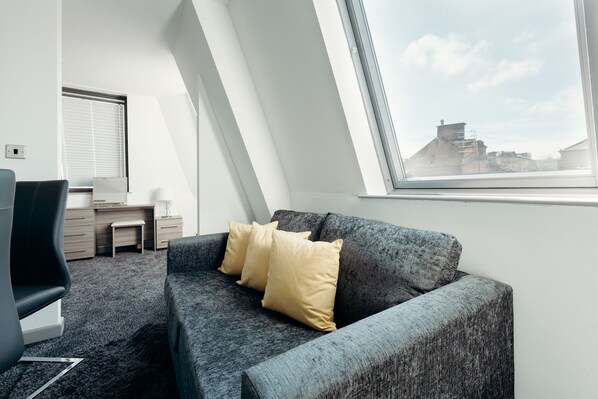 Apartment, 1 Bedroom (House 203) | Living room