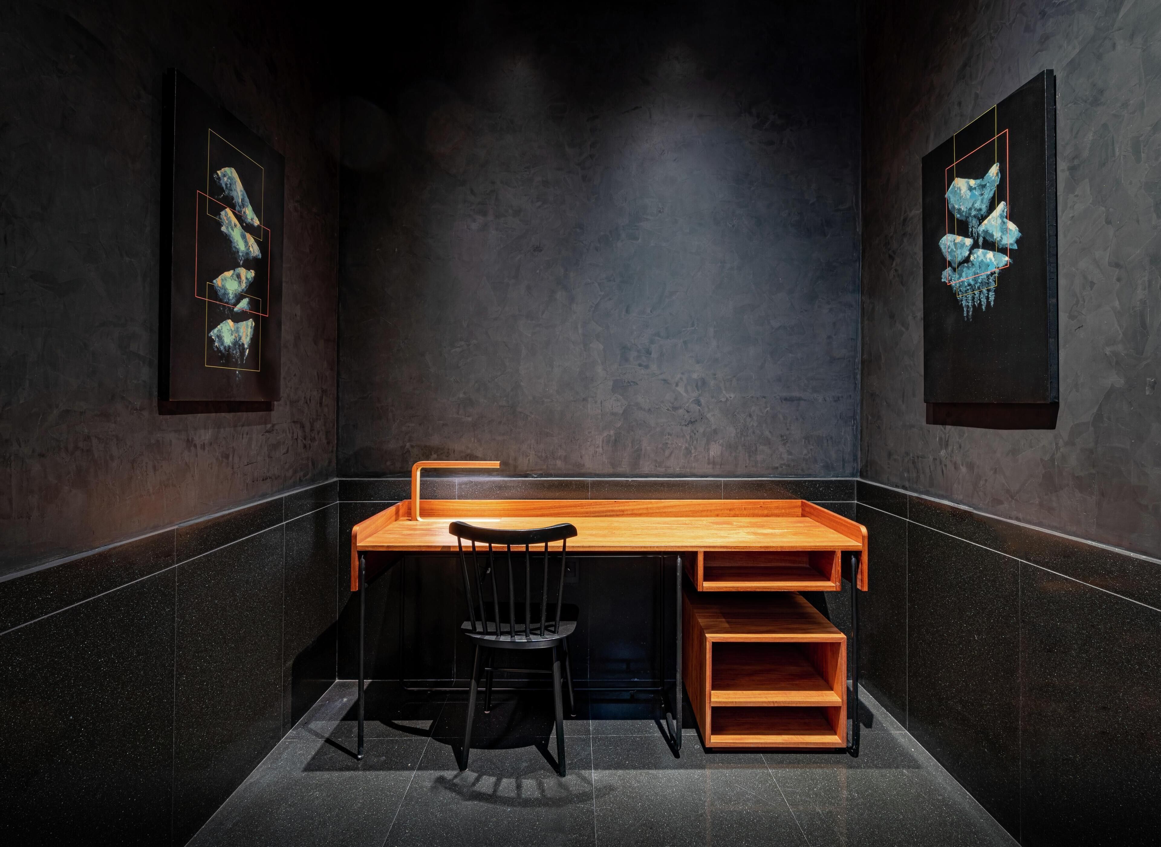 Down duvets, in-room safe, individually decorated, desk