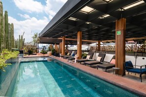 Outdoor pool - Umbral, a Curio Collection by Hilton - Historical Hotel (Mexico City)