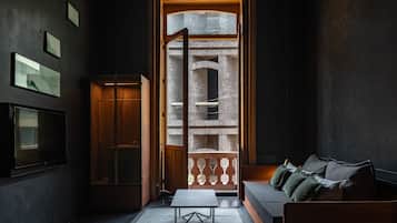 Suite, 1 Bedroom, Balcony