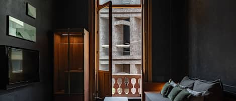 Suite, 1 Bedroom, Balcony