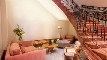 2 bars/lounges, bar met dakterras