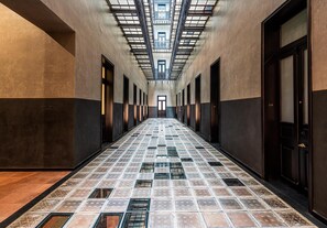 Hallway - Umbral, a Curio Collection by Hilton - Historical Hotel (Mexico City)